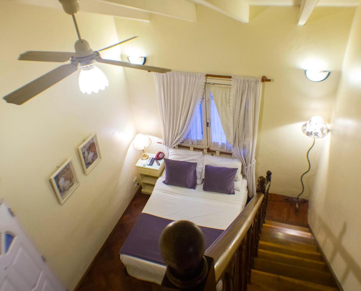 Bernie'S Bed & Breakfast , A 3 Kilometros Del Aerop Ezeiza, Van ,In-Out, Free Ezeiza Airport Eksteriør billede