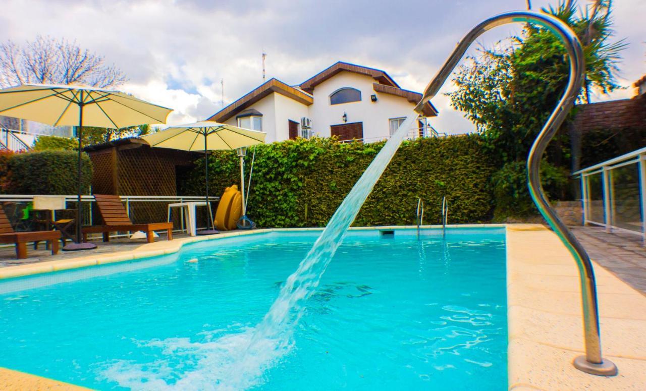 Bernie'S Bed & Breakfast , A 3 Kilometros Del Aerop Ezeiza, Van ,In-Out, Free Ezeiza Airport Eksteriør billede